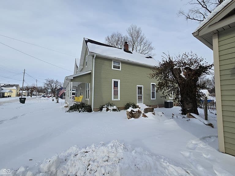 Listing photo 3