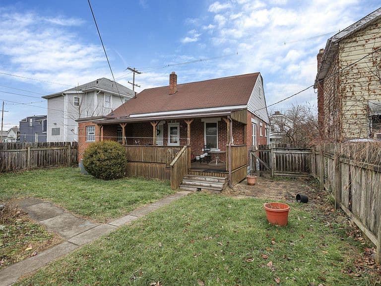 Listing photo 2