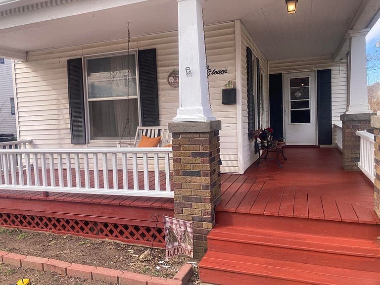Listing photo 2