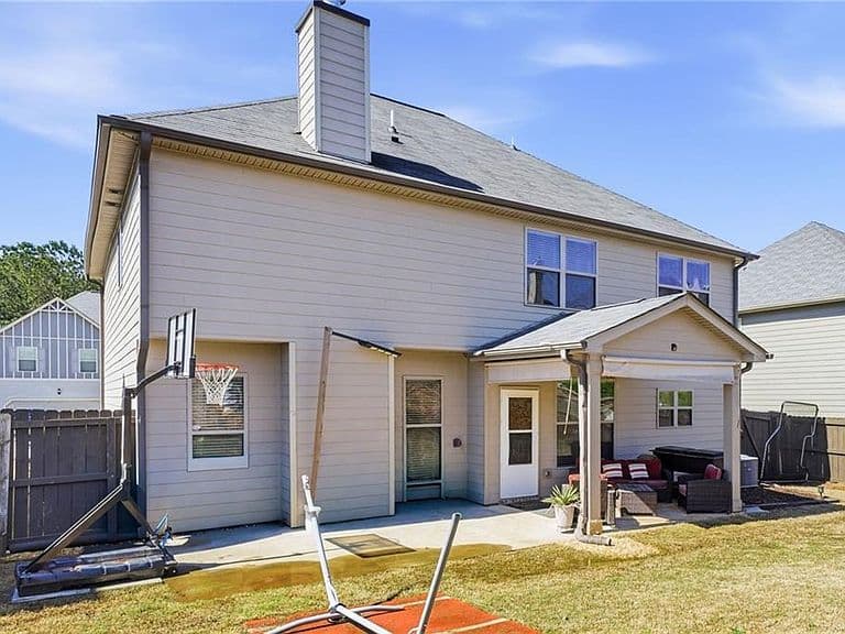 Listing photo 4