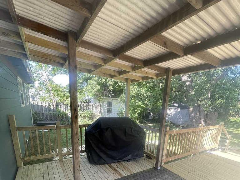 Listing photo 2