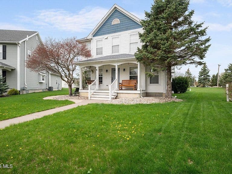 Listing photo 3