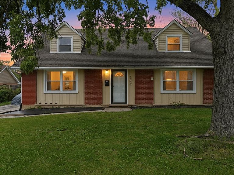 Listing photo 2