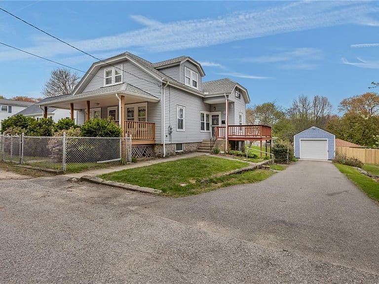 Listing photo 3