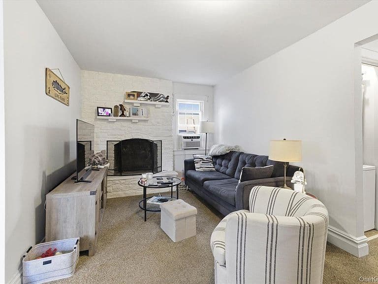 Listing photo 5