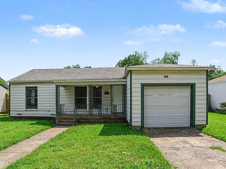 Listing photo 2