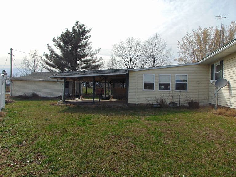 Listing photo 3