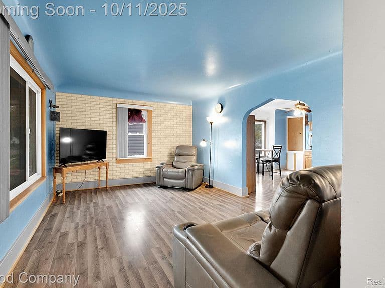 Listing photo 4