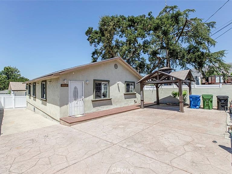 Listing photo 4