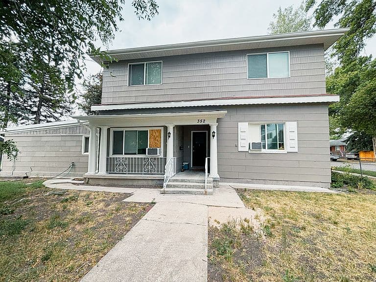 Listing photo 2