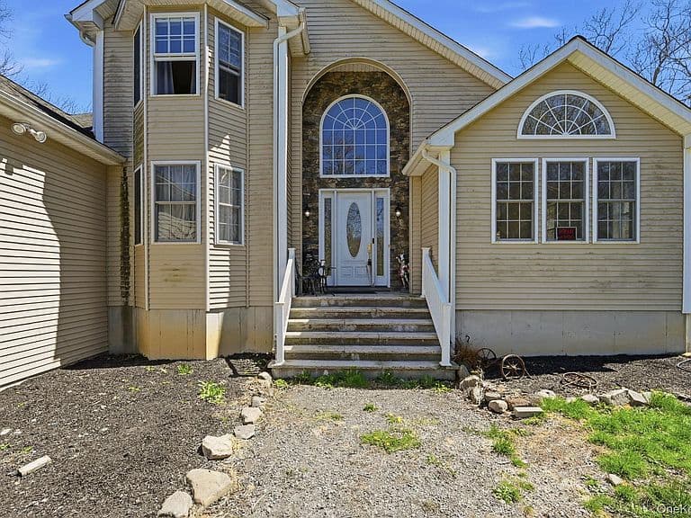Listing photo 3