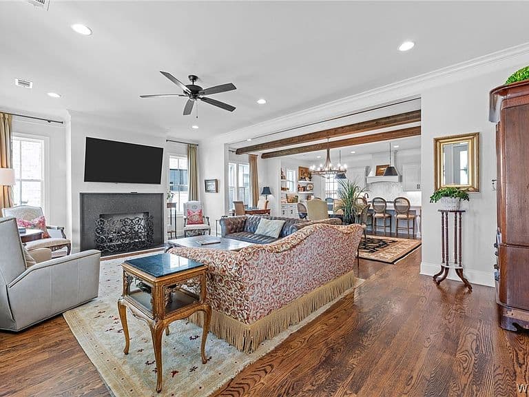 Listing photo 4