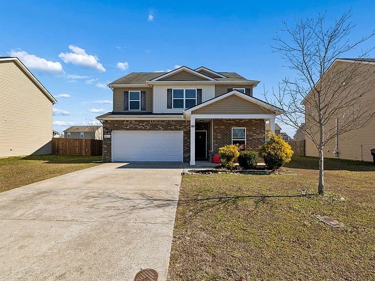 Listing photo 2