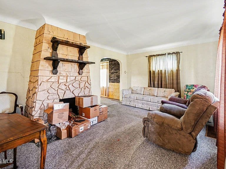 Listing photo 4