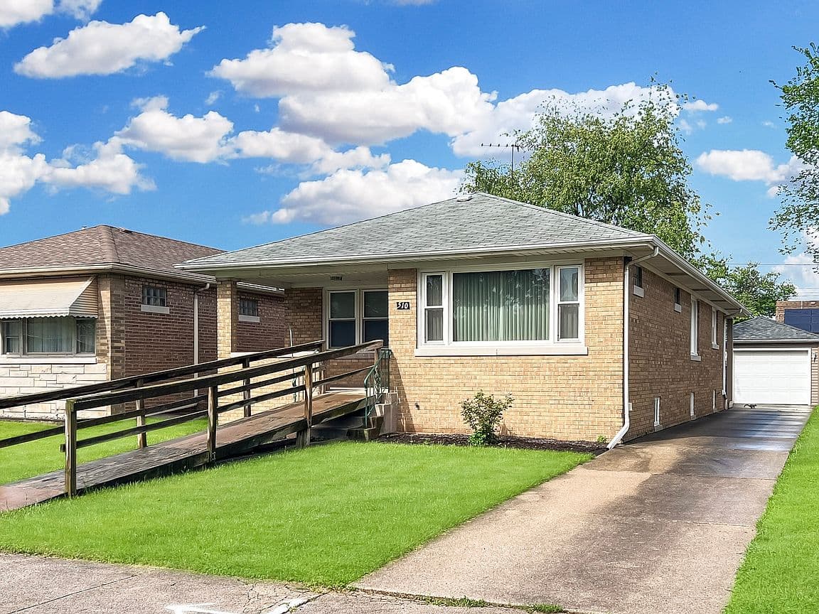 Primary listing photo