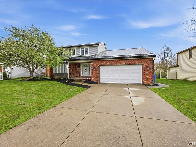 Listing photo 3
