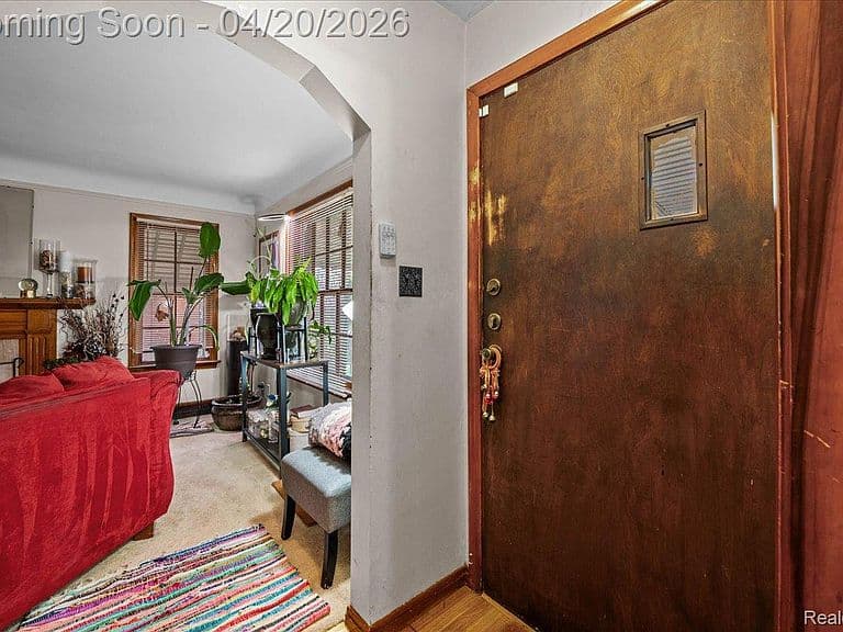 Listing photo 5