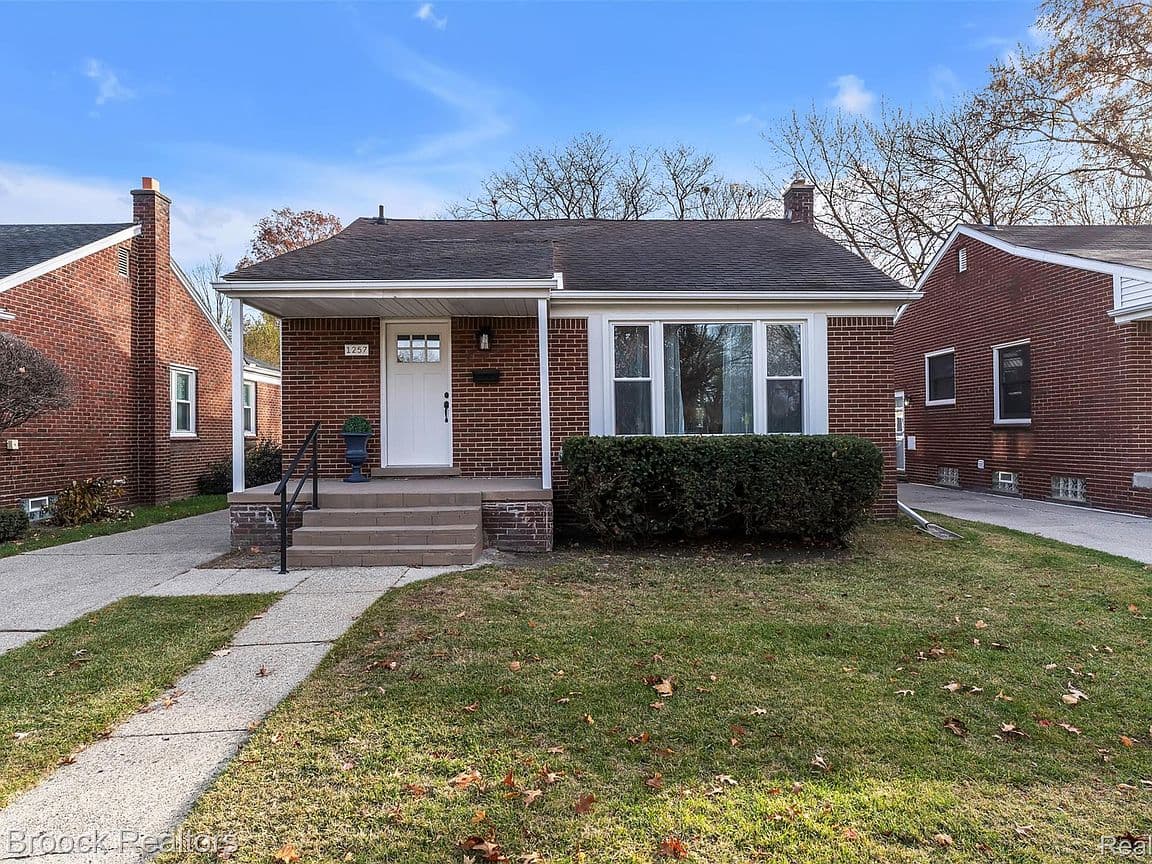 Primary listing photo