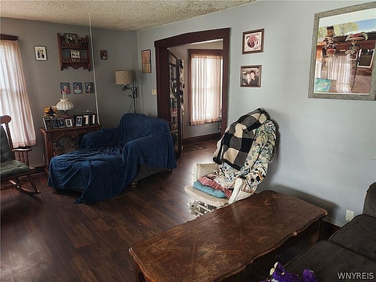 Listing photo 4