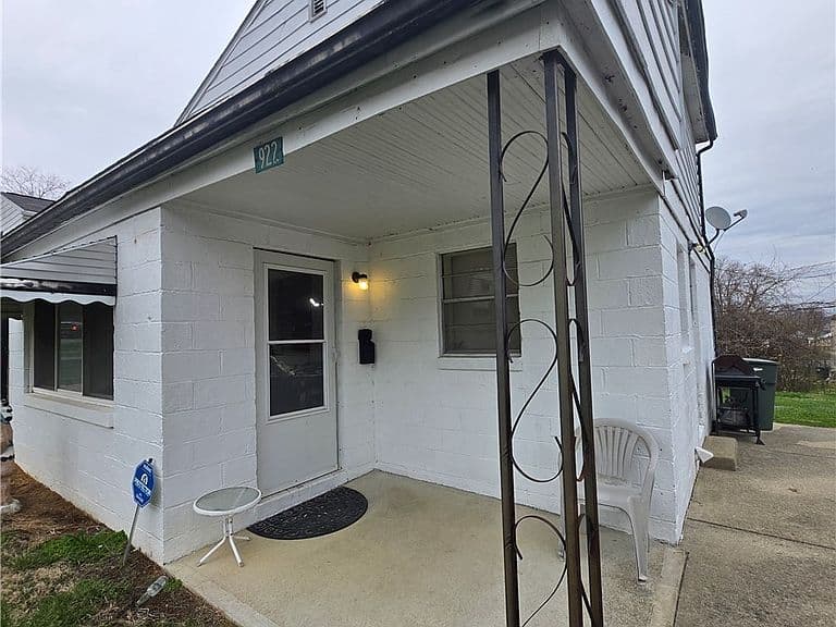 Listing photo 3