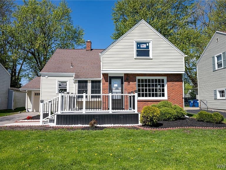 Listing photo 4