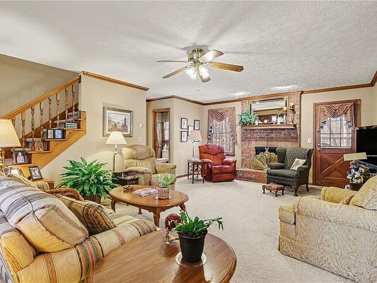 Listing photo 5