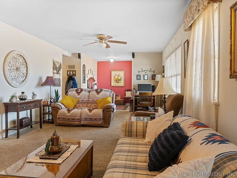Listing photo 5
