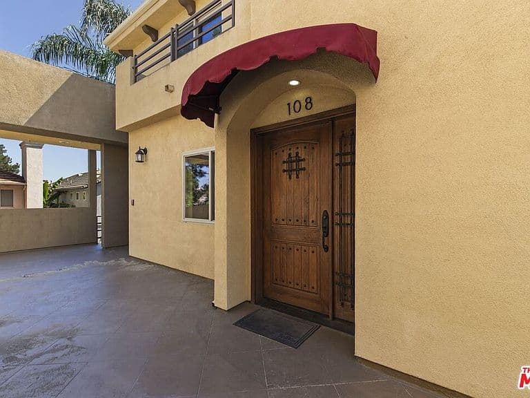 Listing photo 3