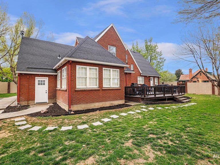 Listing photo 5