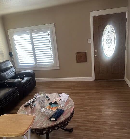 Listing photo 3