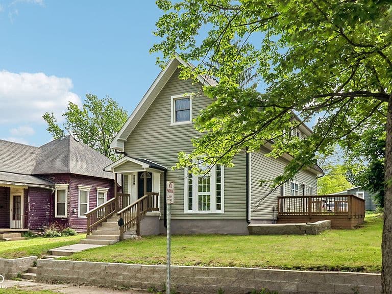 Listing photo 3