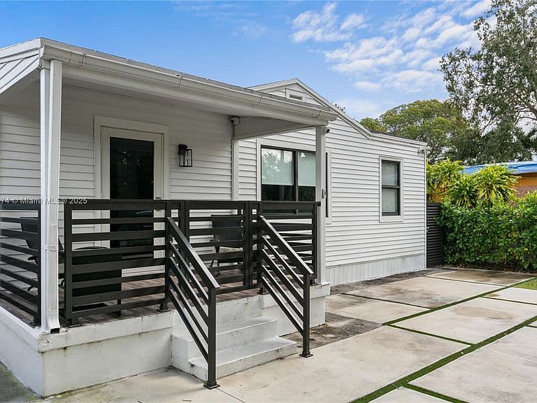 Listing photo 4