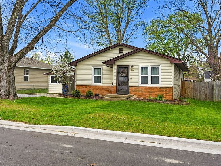 Listing photo 2