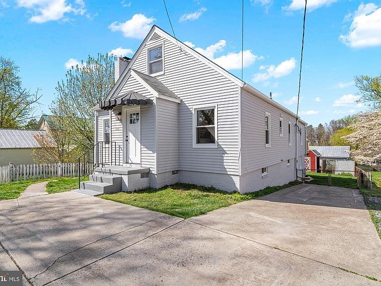 Listing photo 4