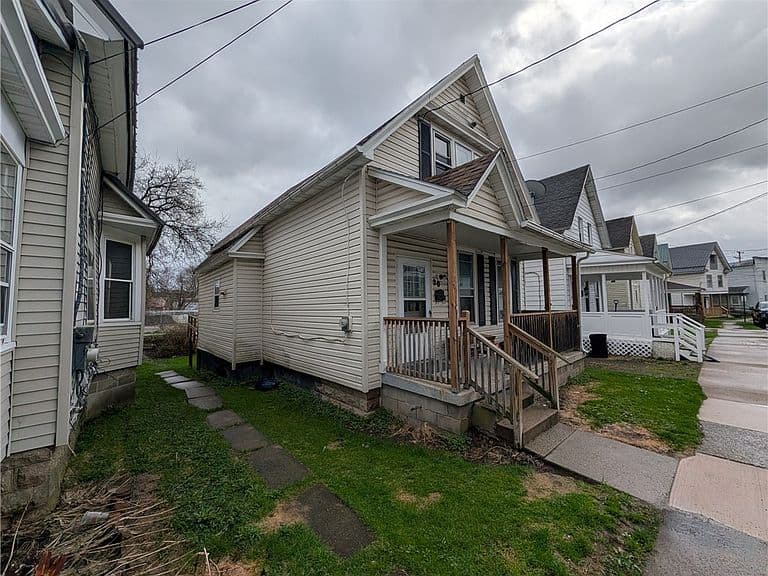 Listing photo 2