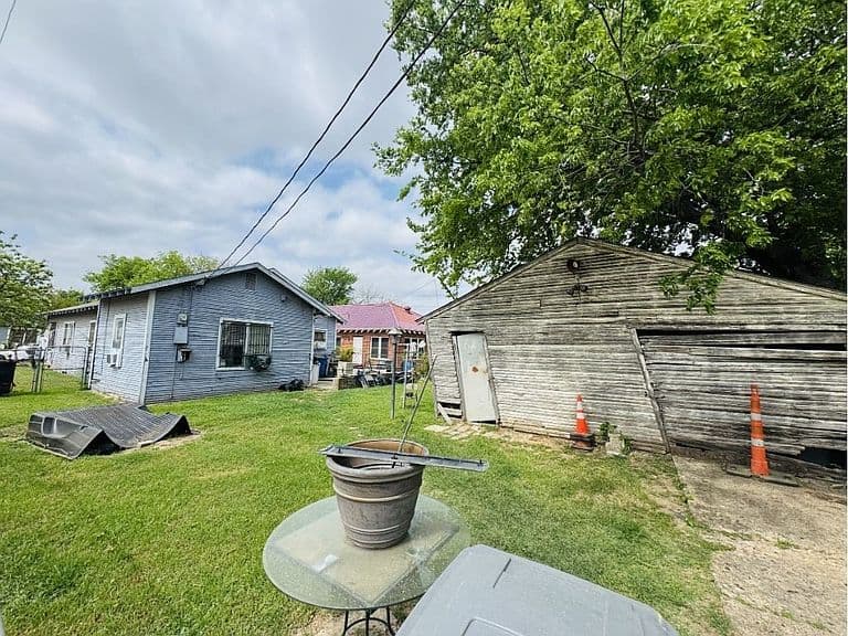 Listing photo 5