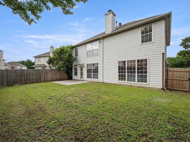 Listing photo 3