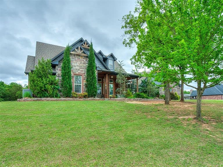 Listing photo 3