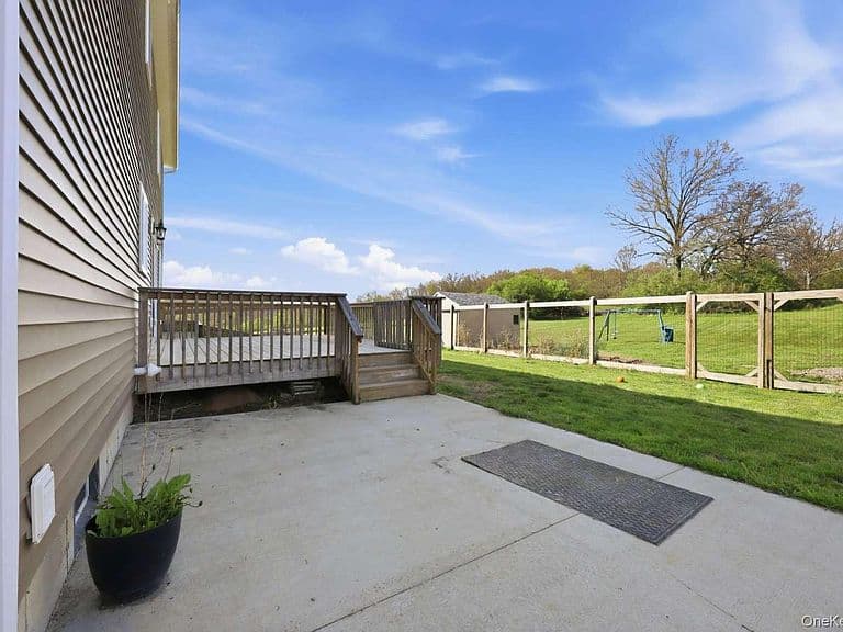 Listing photo 5