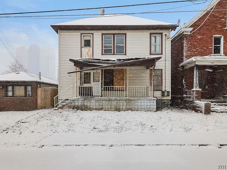 Listing photo 2