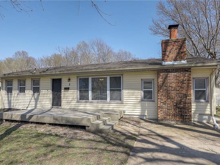 Listing photo 3