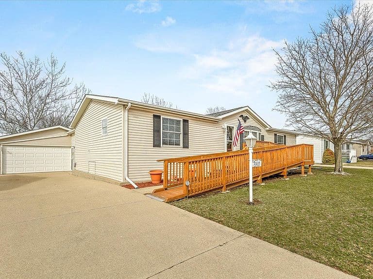 Listing photo 4
