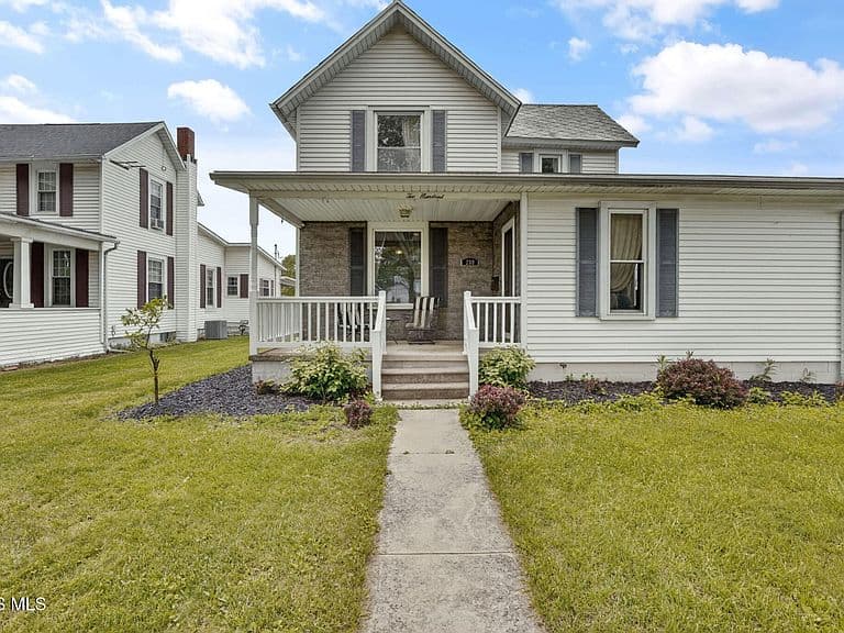 Listing photo 3