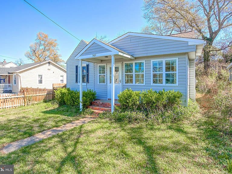 Listing photo 3