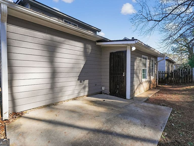 Listing photo 4