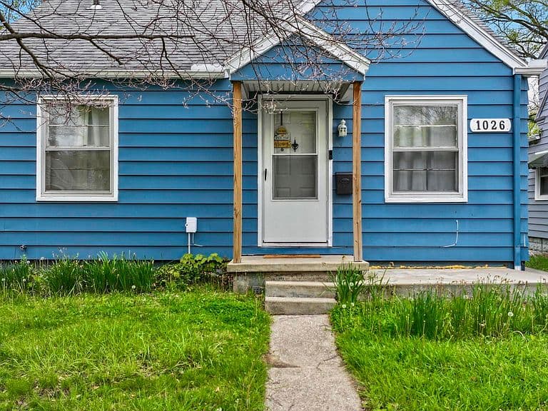 Listing photo 3