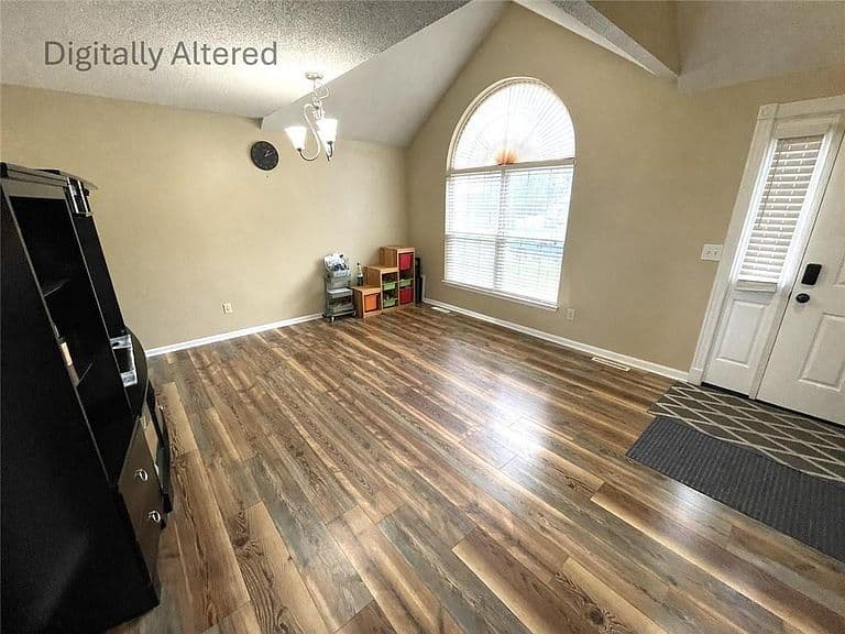 Listing photo 3