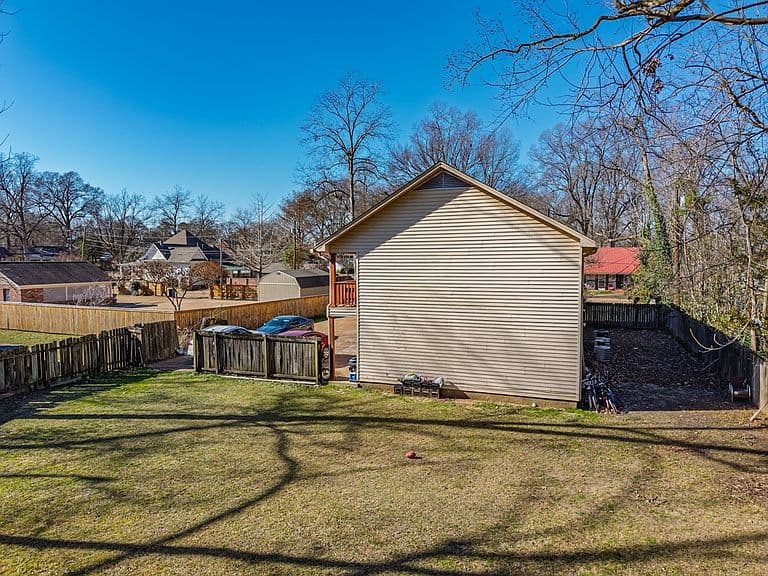 Listing photo 4