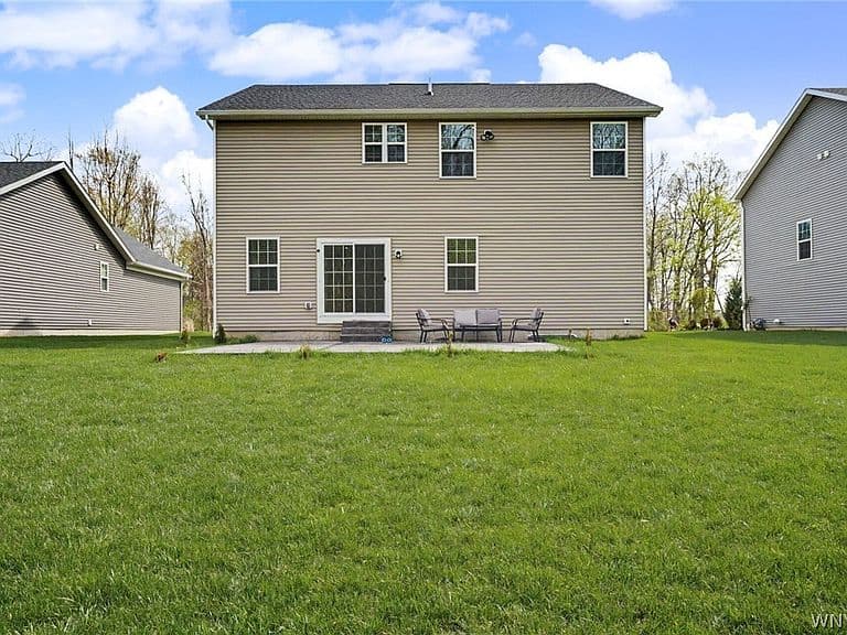 Listing photo 4
