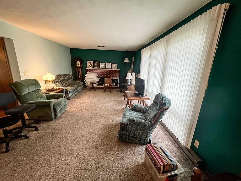 Listing photo 3